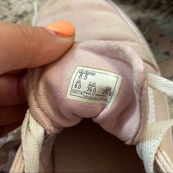 Vans - Picture 9 of 9